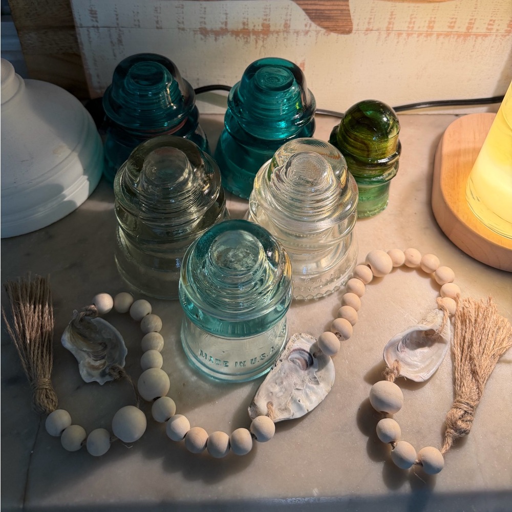 Beachy Shell Bead Garland in Natural Wood